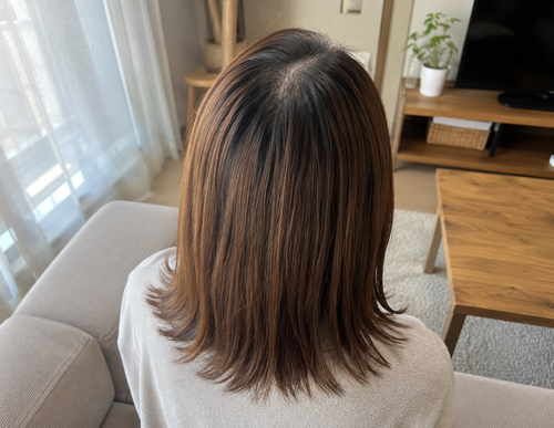 アッシュグレーの色落ち|1ヶ月半〜2ヶ月で赤み・オレンジ寄りの明るめブラウンになった状態